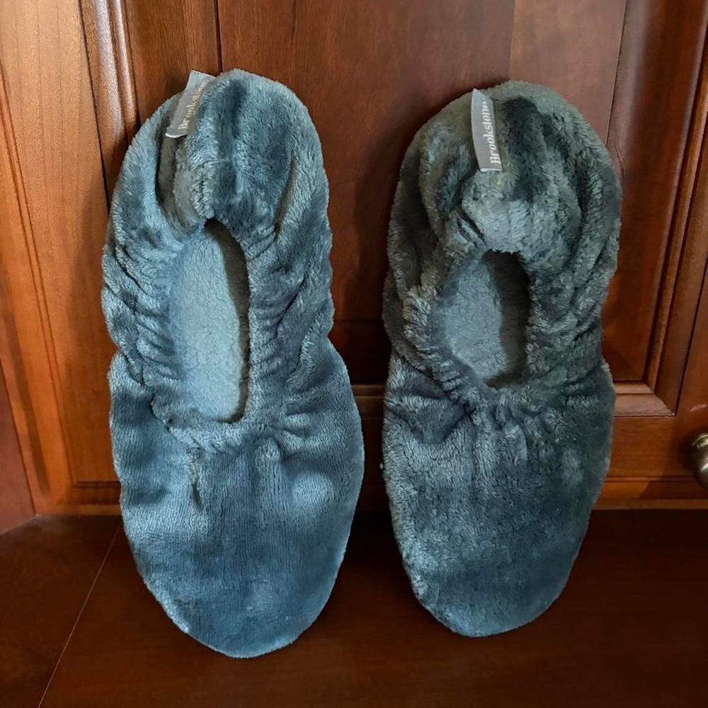 Brookstone Womens Blue Grey Plush Cozy Comfort Non Skid House Slippers